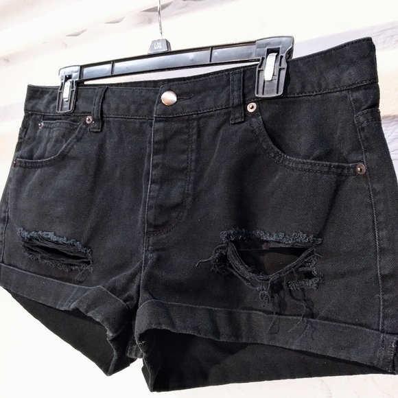 Forever 21 Sz 30 Black Distressed Jean Shorts - Picture 4 of 10
